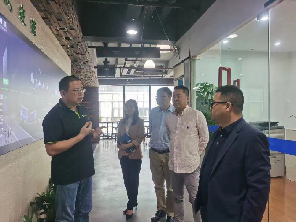 热烈欢迎顺德区副区长蔡伟一行莅临精工智能参观调研!